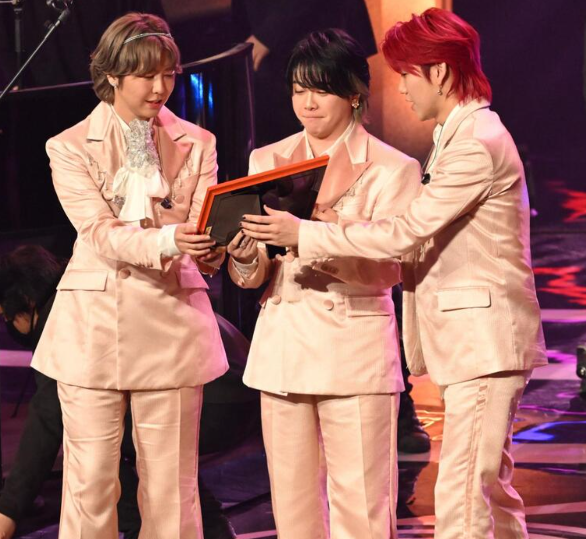 Mrs. GREEN APPLE憑多逾3億串流量的《Lilac》奪最高殊榮。