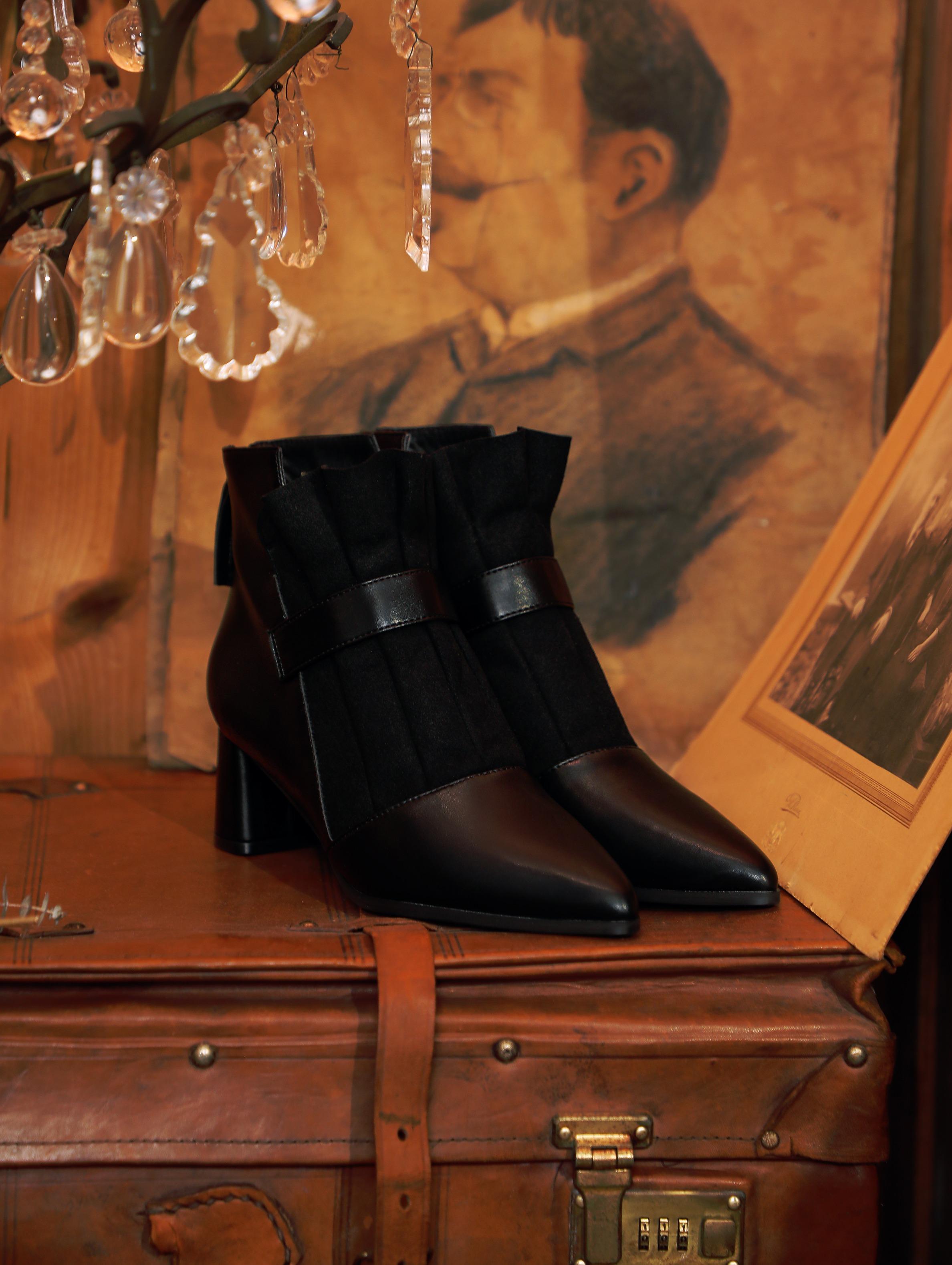 Aimee Heel Boots (黑色/杏色) $690