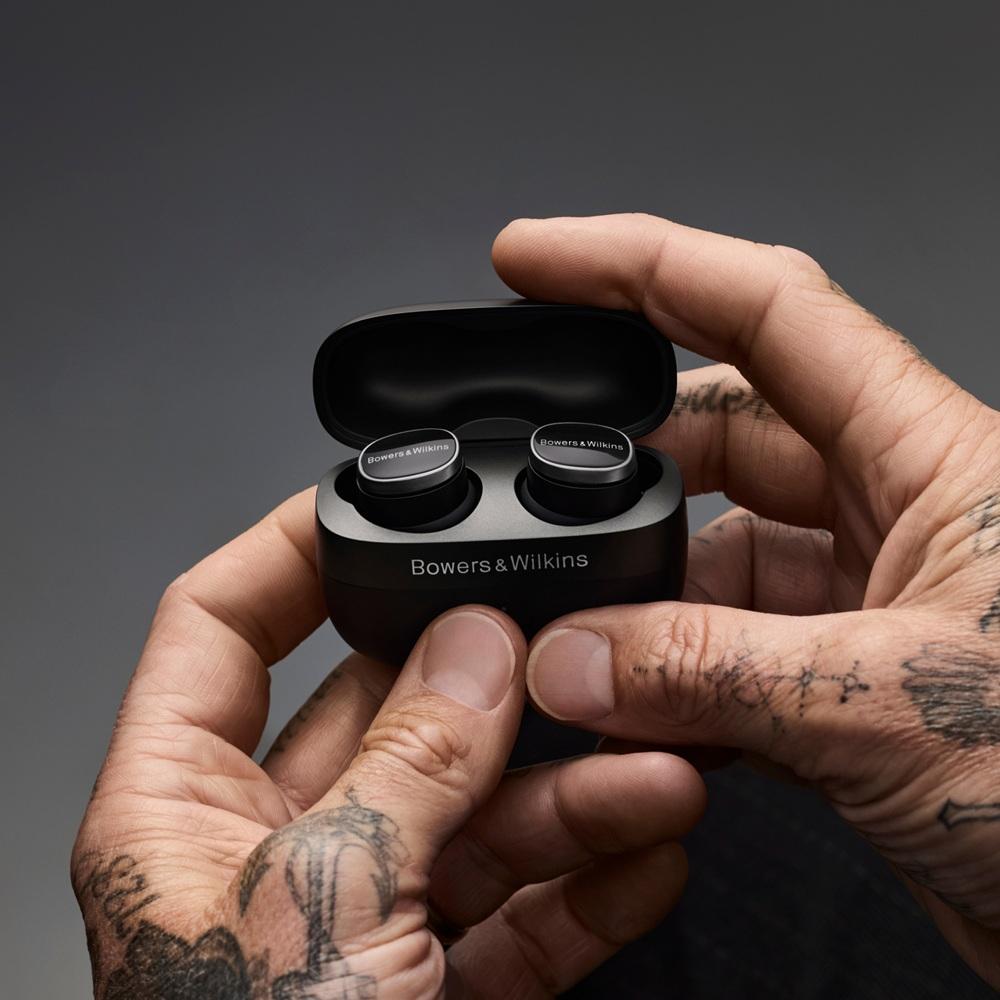 男朋友禮物推介|BOWERS & WILKINS PI8 入耳式降噪真無線耳機 $3,380