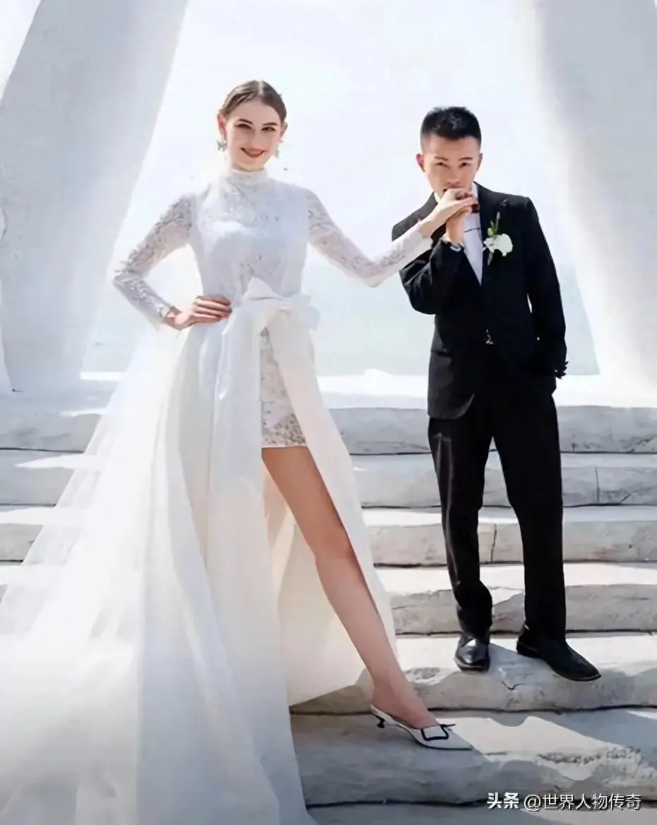 白俄羅斯美女娜美與田軍影結婚相時,比後者企低一級。