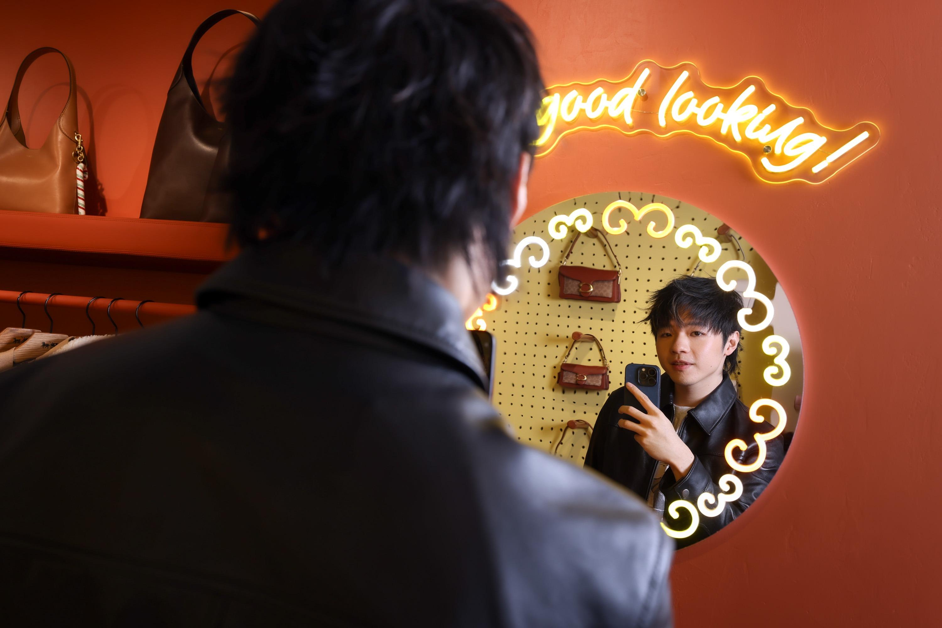 Jive Lau把本地霓虹燈及標誌性元素融入於店鋪設計中。