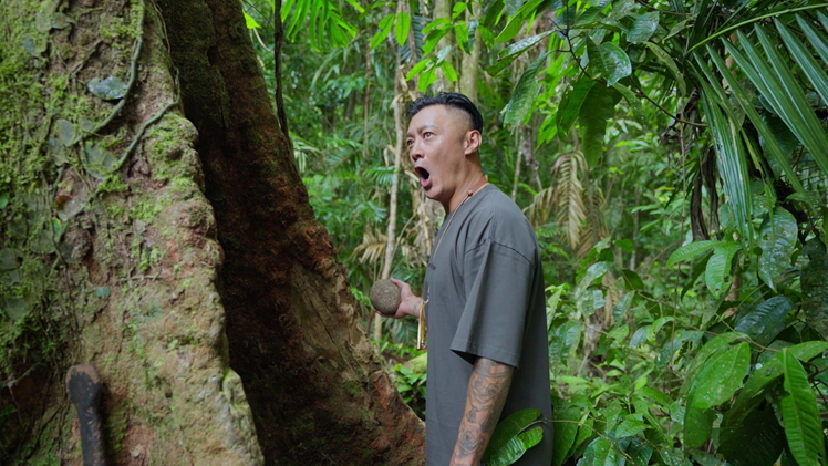 余文樂深入雨林,從原住民身上學會重新定義何謂生活。