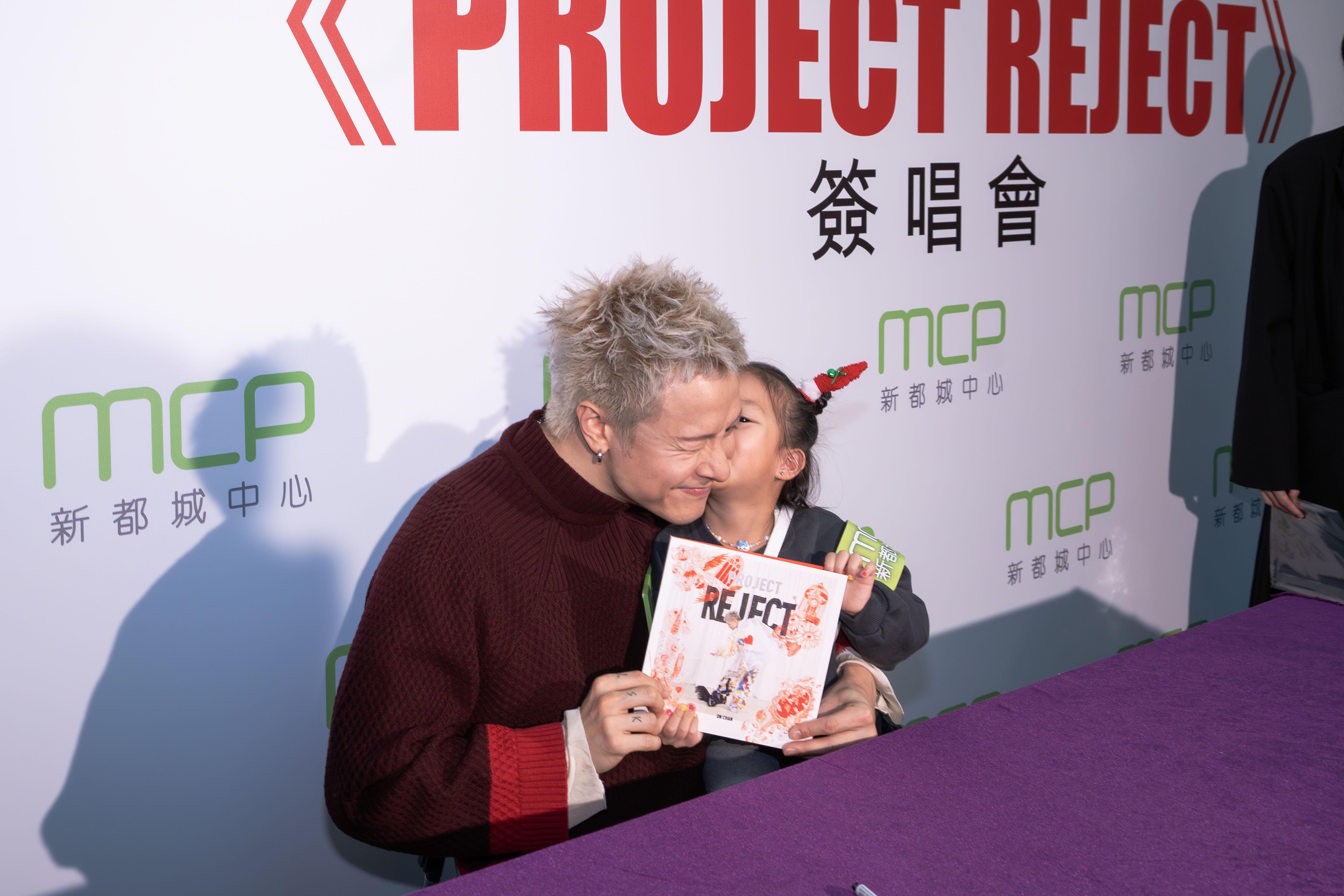 陳健安於聖誕正日為新專輯舉行簽唱會。