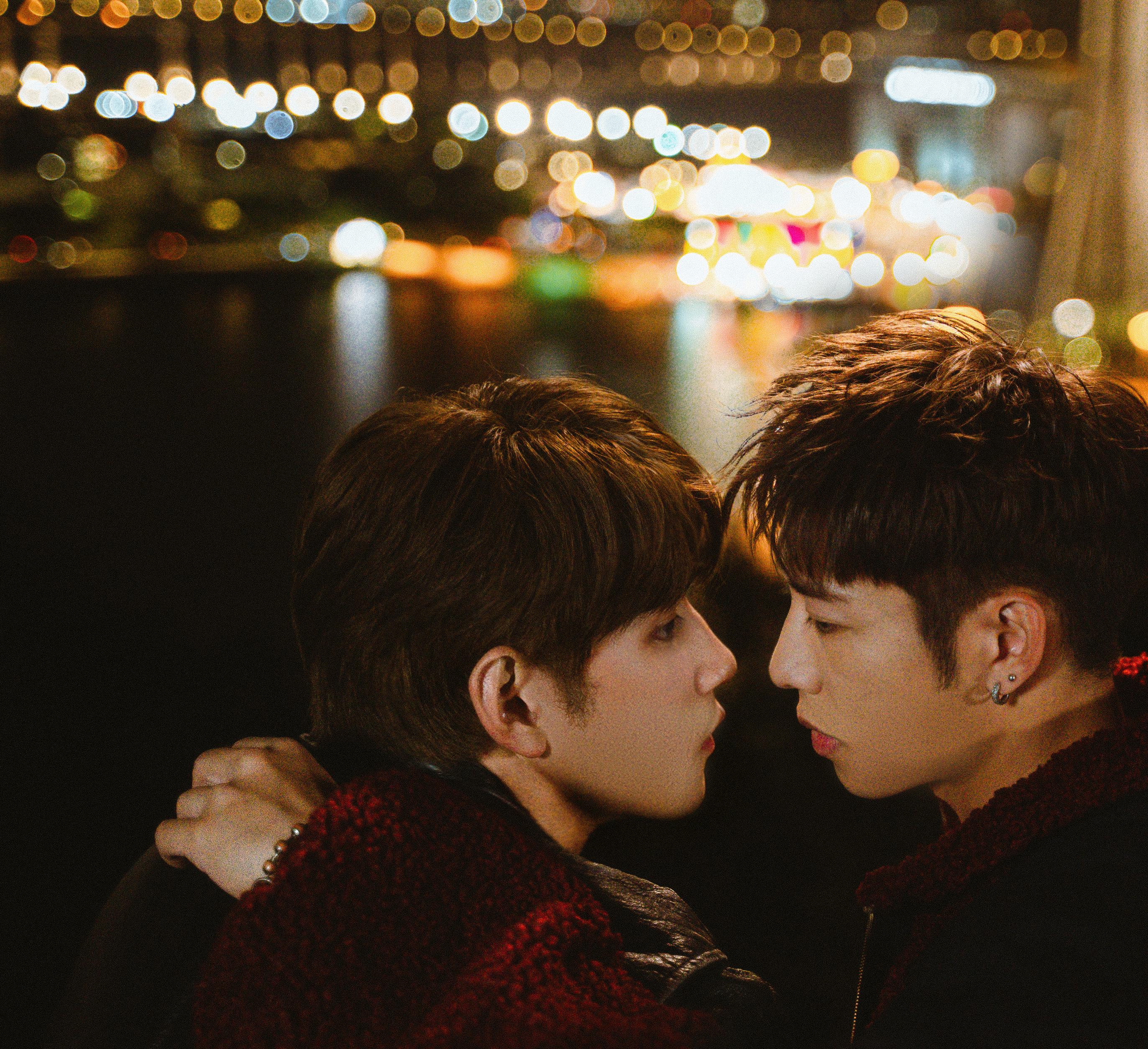 合唱歌《我感覺到》的MV充斥滿滿BL感覺。