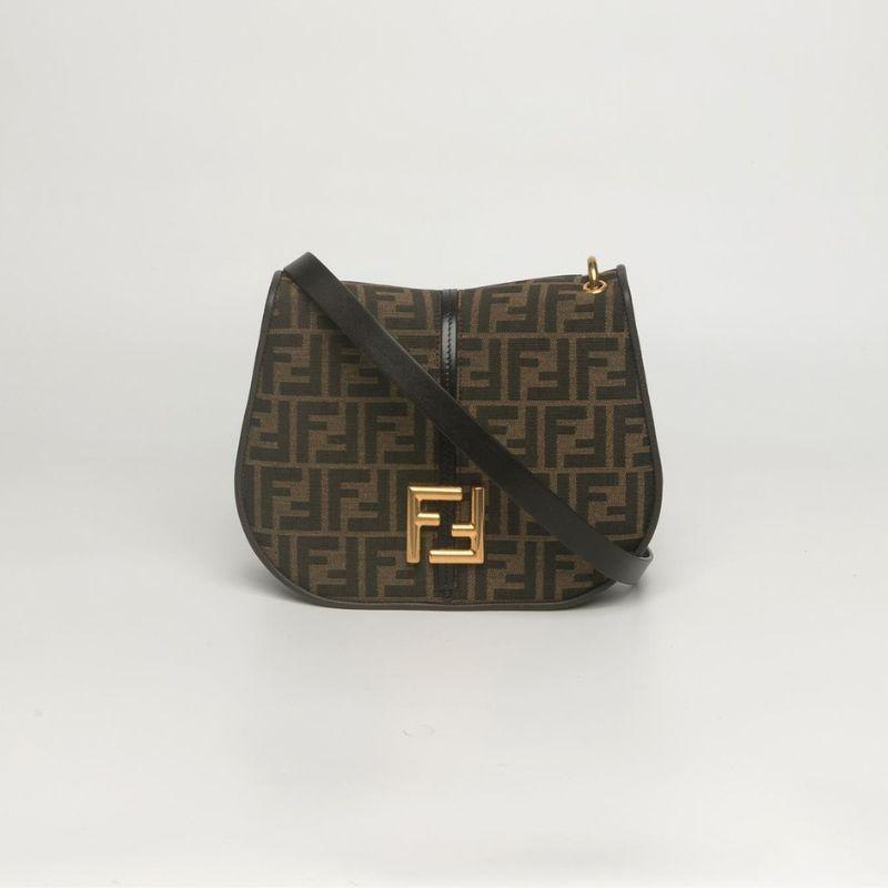 FENDI側孭袋 原價:$22,800 折後價:$11,400 會員價:$9,960