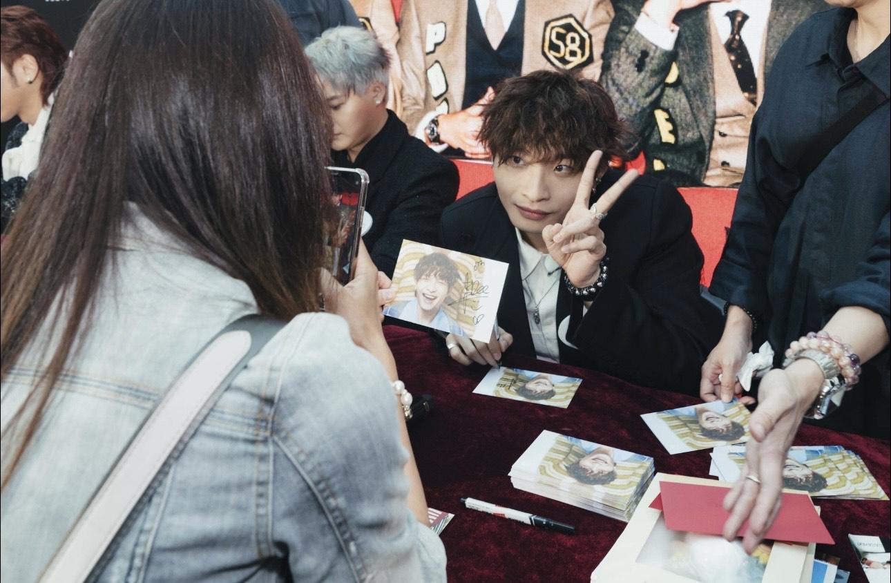 ERROR 日前現身馬鞍山舉行「ERROR成軍六周年簽唱會」 。