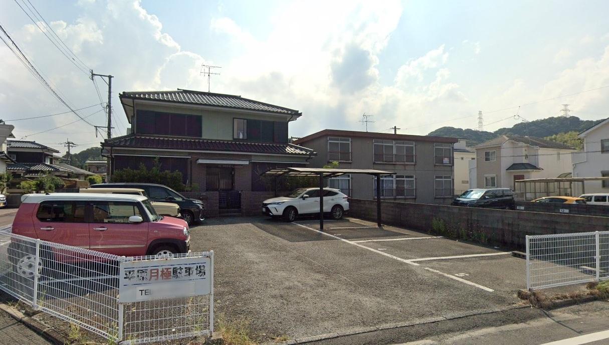 兇手的住宅及家前的停車場。(Google地圖)