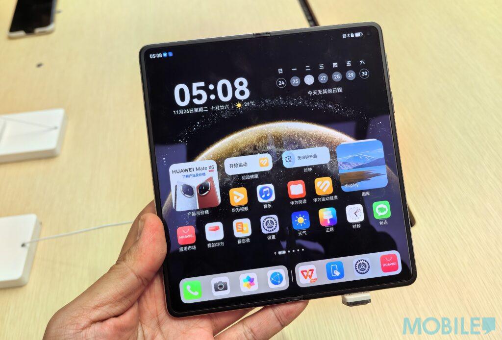 華為Mate X6手機7.93 吋主屏四邊邊框收窄幅度良好。(MobileMagazine圖片)