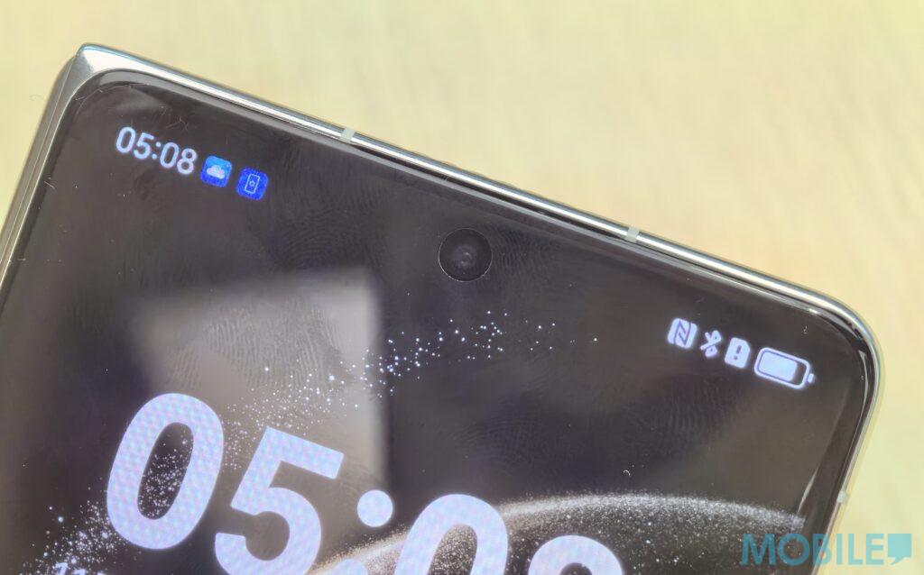 華為Mate X6手機搭載800 萬像相機副屏及自拍鏡頭。(MobileMagazine圖片)