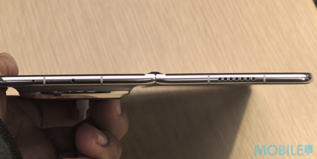 華為Mate X6手機展開屏幕後只有4.6mm。(MobileMagazine圖片)