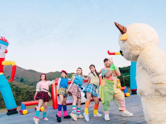 肥仔說:「佢雙眼矇矇地,其實佢都係一隻惡魔,呢隻mascot叫做Arthur,又名阿花。」