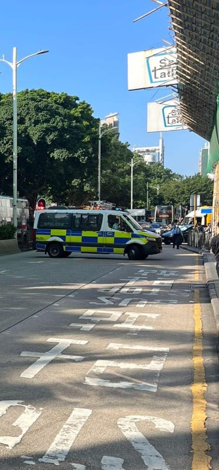 現場大批消防員及救護員趕到現場。