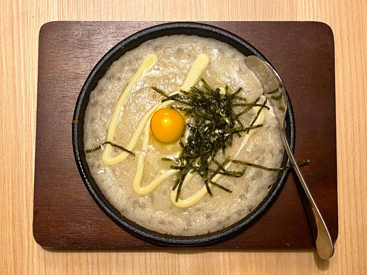 鐵板烤山藥蓉$29.9 糊狀黏稠,淮山味天然,加了紫菜絲不單調。