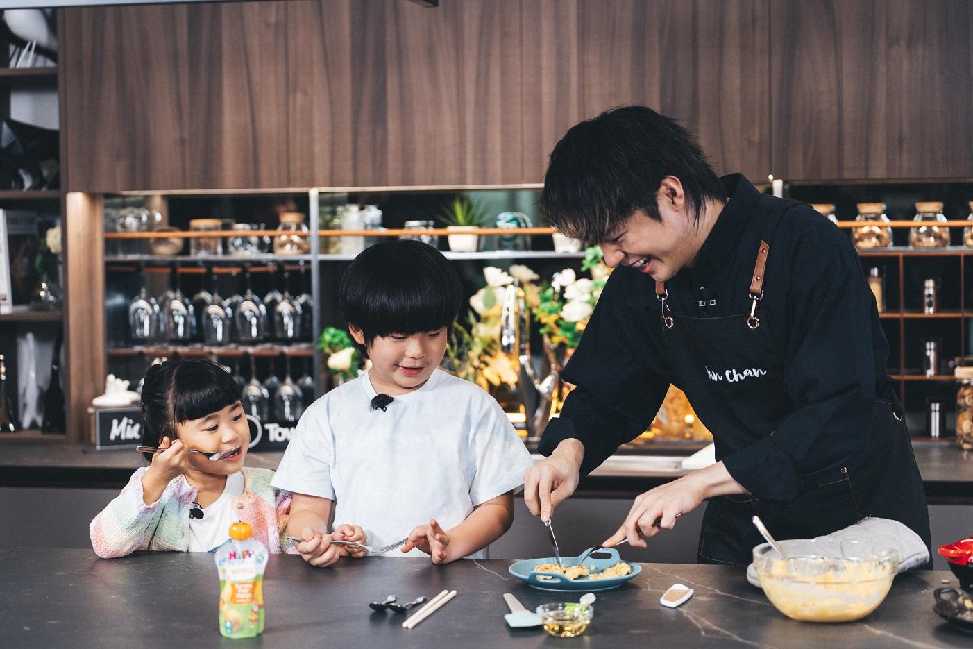 an牌窩夫大受熹熹和Monna歡迎。