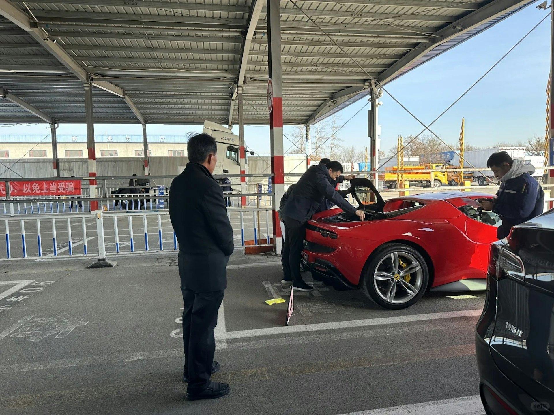 理想汽車創辦人揸法拉利?親解原因:體驗對我是很重要的