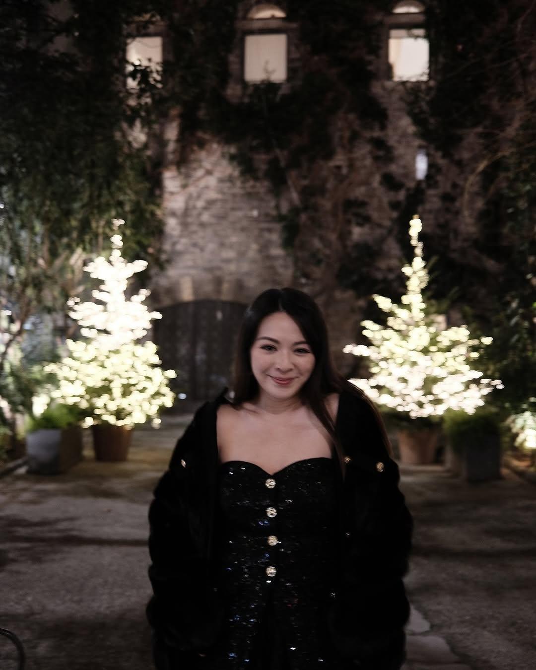 JW王灝兒聖誕節外遊。