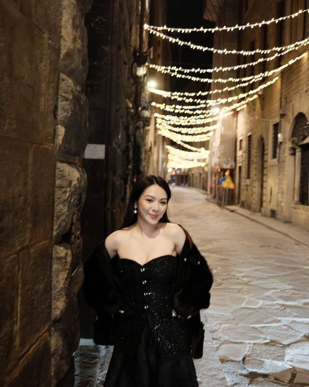 JW王灝兒聖誕節外遊。