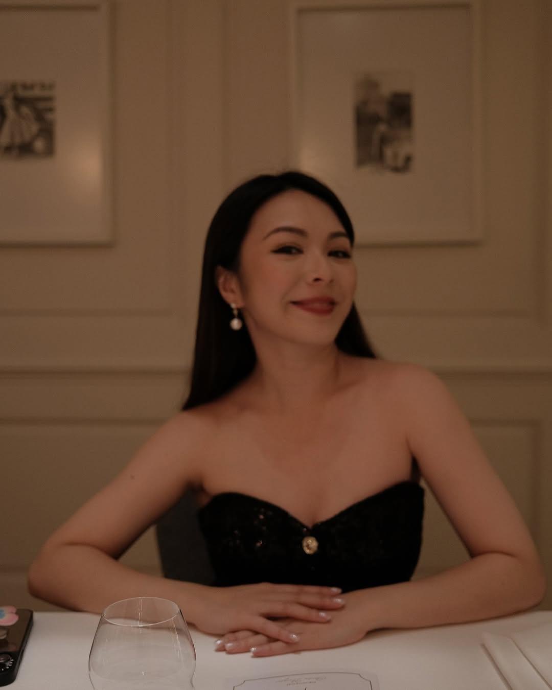 JW王灝兒聖誕節外遊。