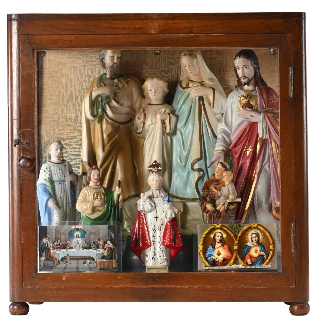 在香港多面體「香江葡跡——香港葡人故事」展品之一、約1940年代的家庭祭壇。(圖片來源:香港歷史博物館)