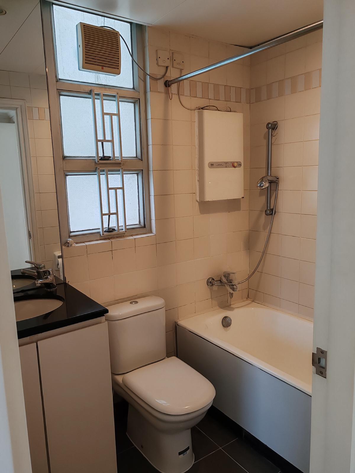 單位為三房連套房間隔,浴室裝修企理。(代理提供)