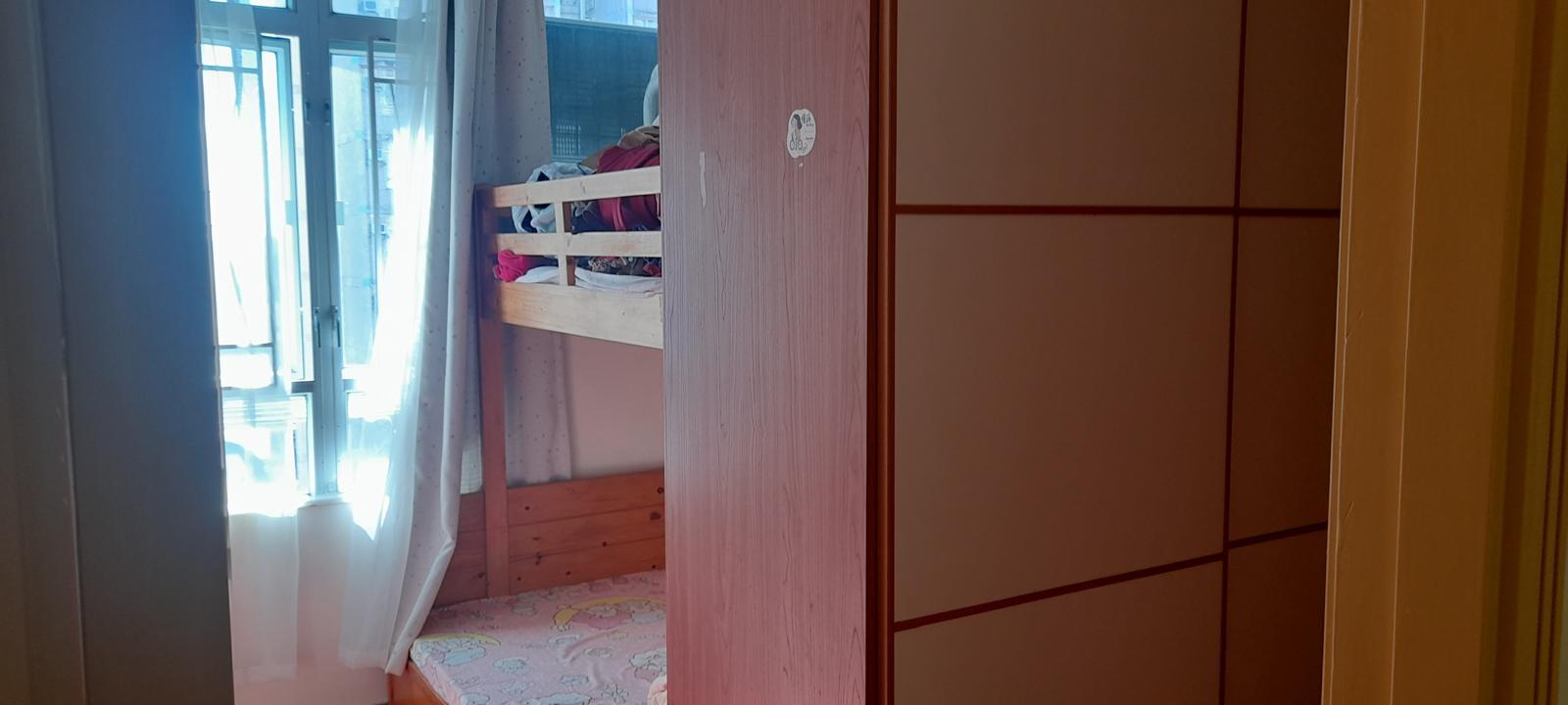 單位為三房間隔,房間亦光猛。(代理提供)