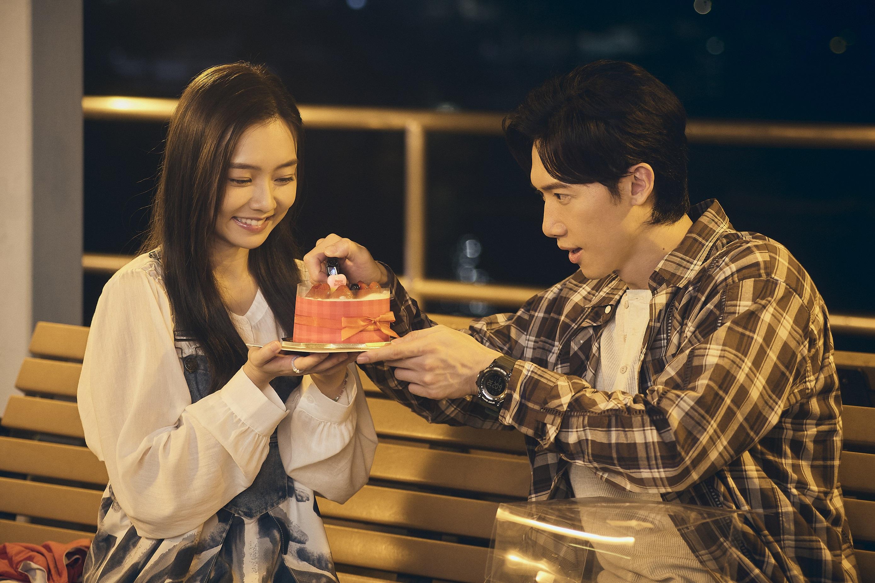 Stanley在港版《無用的謊言》演Yoyo的前度男友。