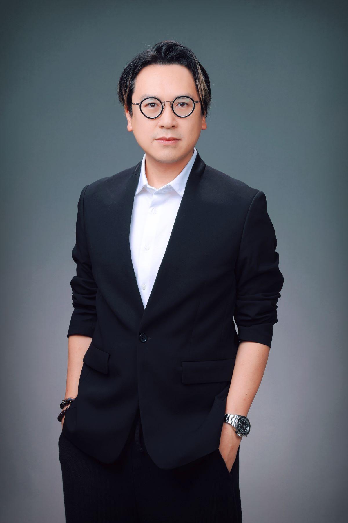 名導演簡耀宗也是當代藝術家。