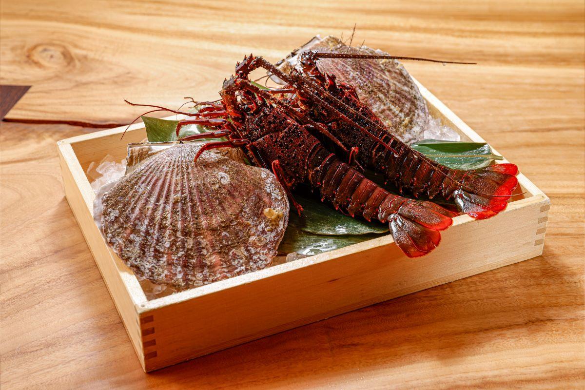 主廚採用日本新鮮時令食材炮製廚師發辦。