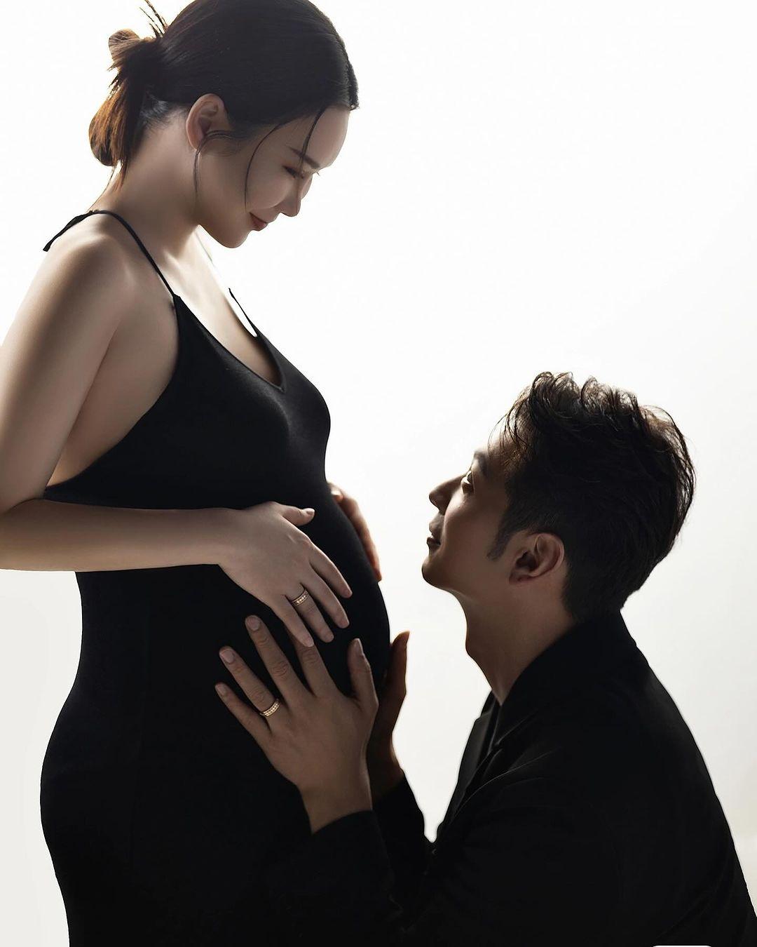 高鈞賢在社交平台分享與懷孕太太的合照。