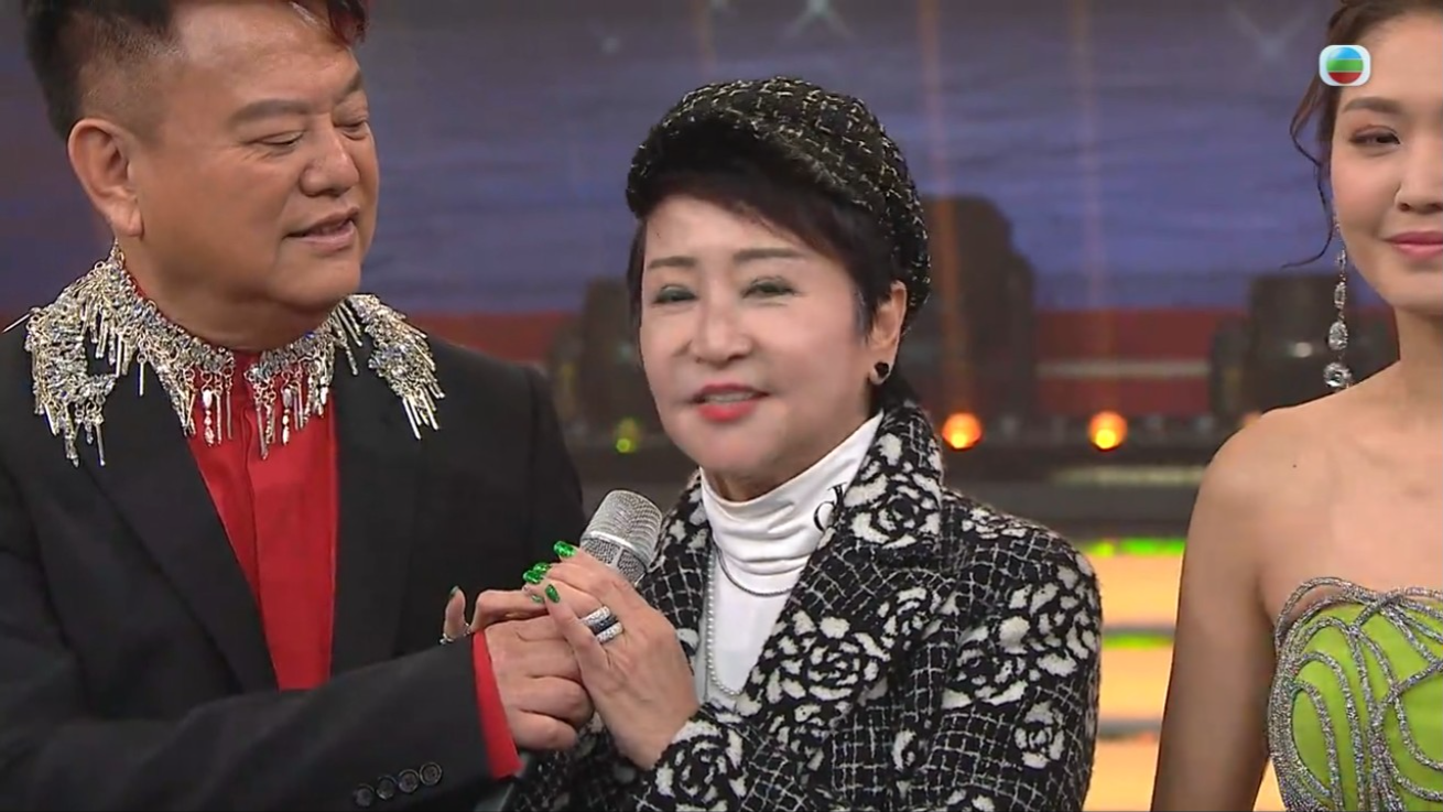 拉姑原來每年都有捐錢俾東華三院。