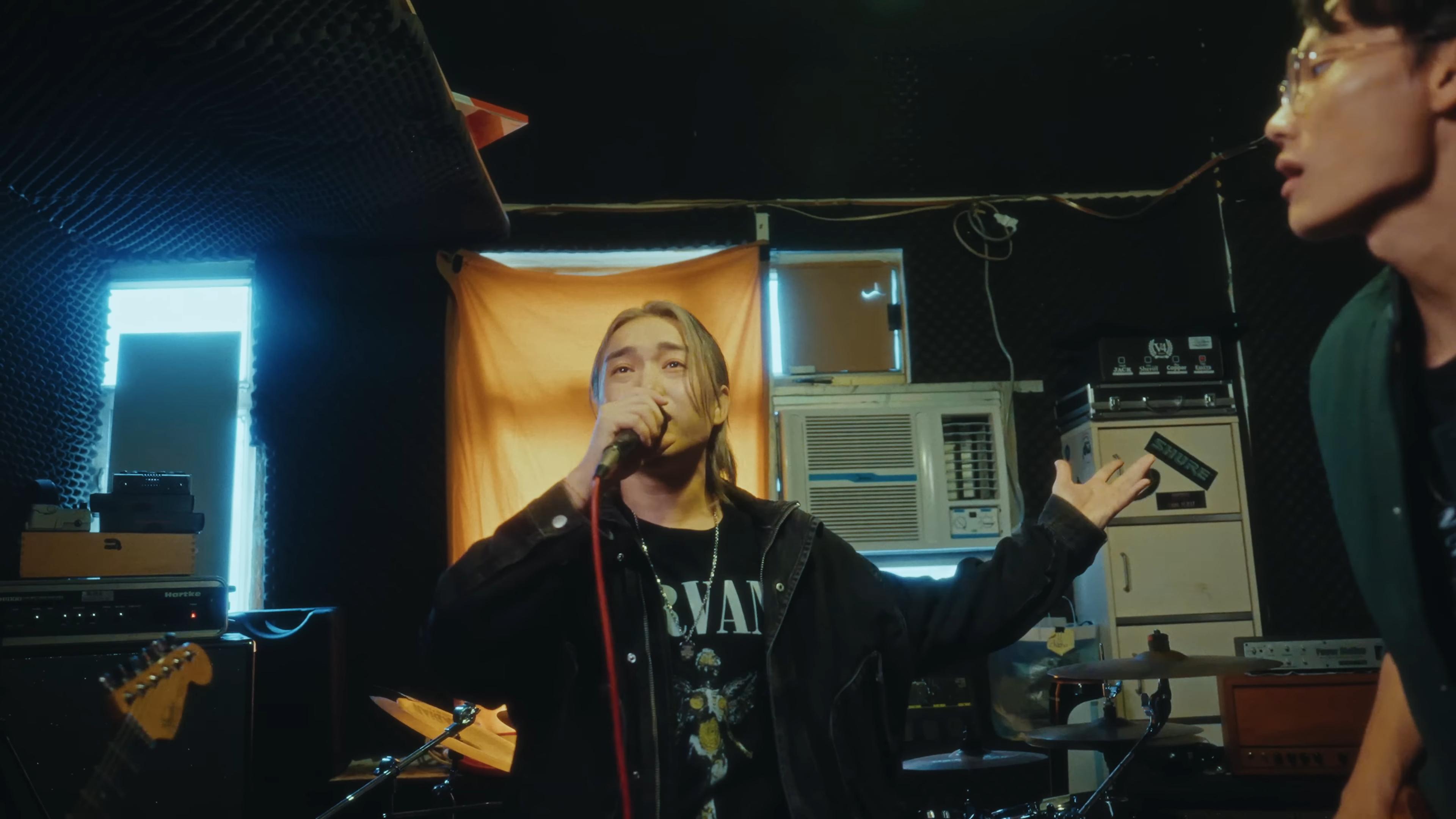 Jer柳應廷新歌《沒終點的青春》MV,當然也有熱血小伙子夾band的畫面。