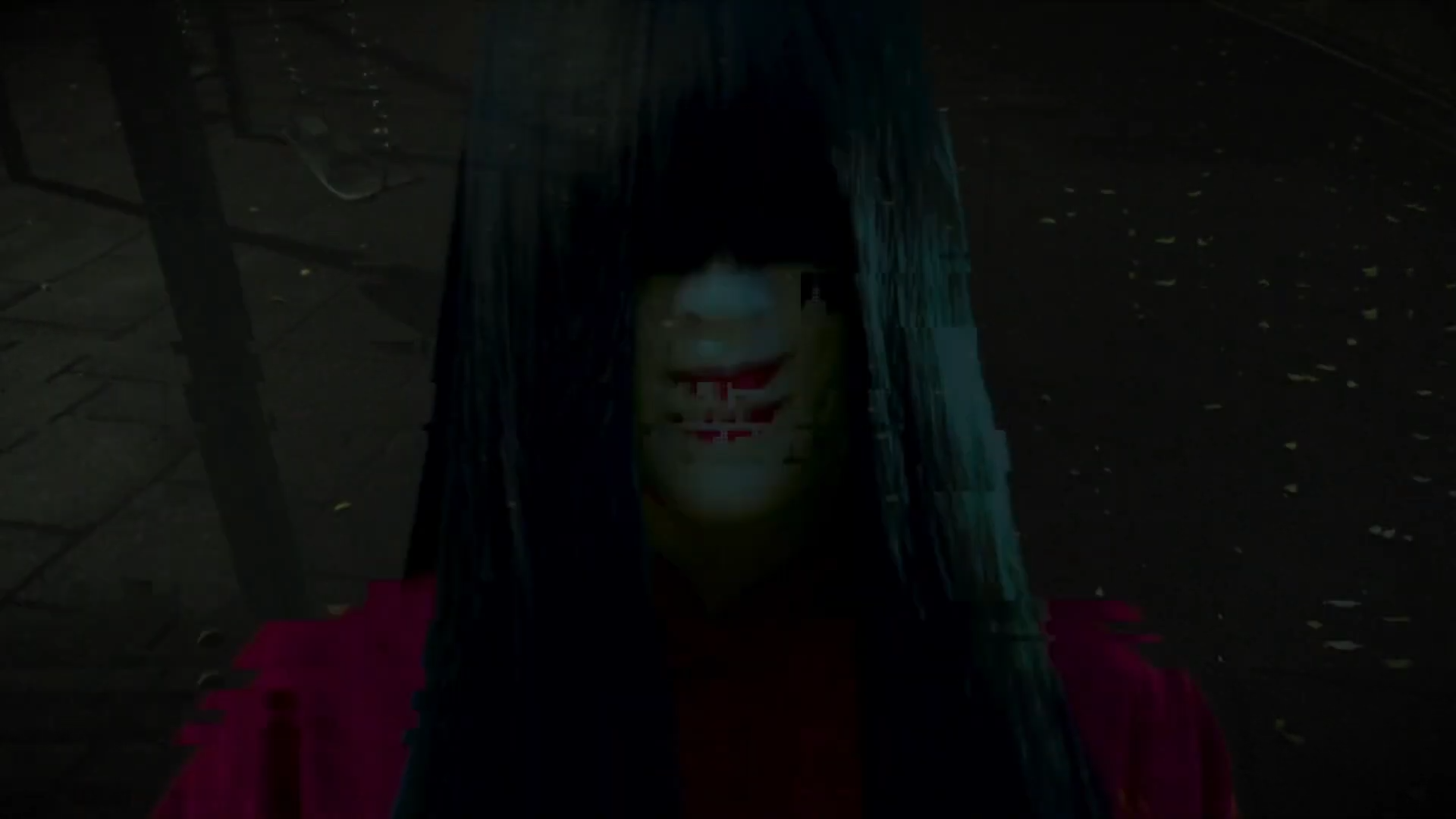 無綫在4月時在翡翠台播出J2節目《玲玲友情報》預告,之後畫面出現怪異,突變播出靈異影片,影住一個鞦韆黑白影片未幾閃出一名女子。