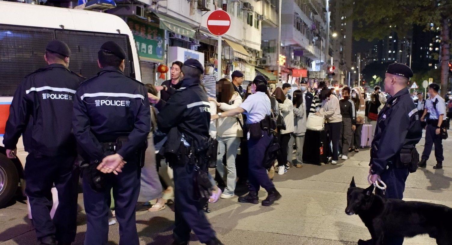 元朗掃黃4星期拘176人,年齡介乎16至70歲。