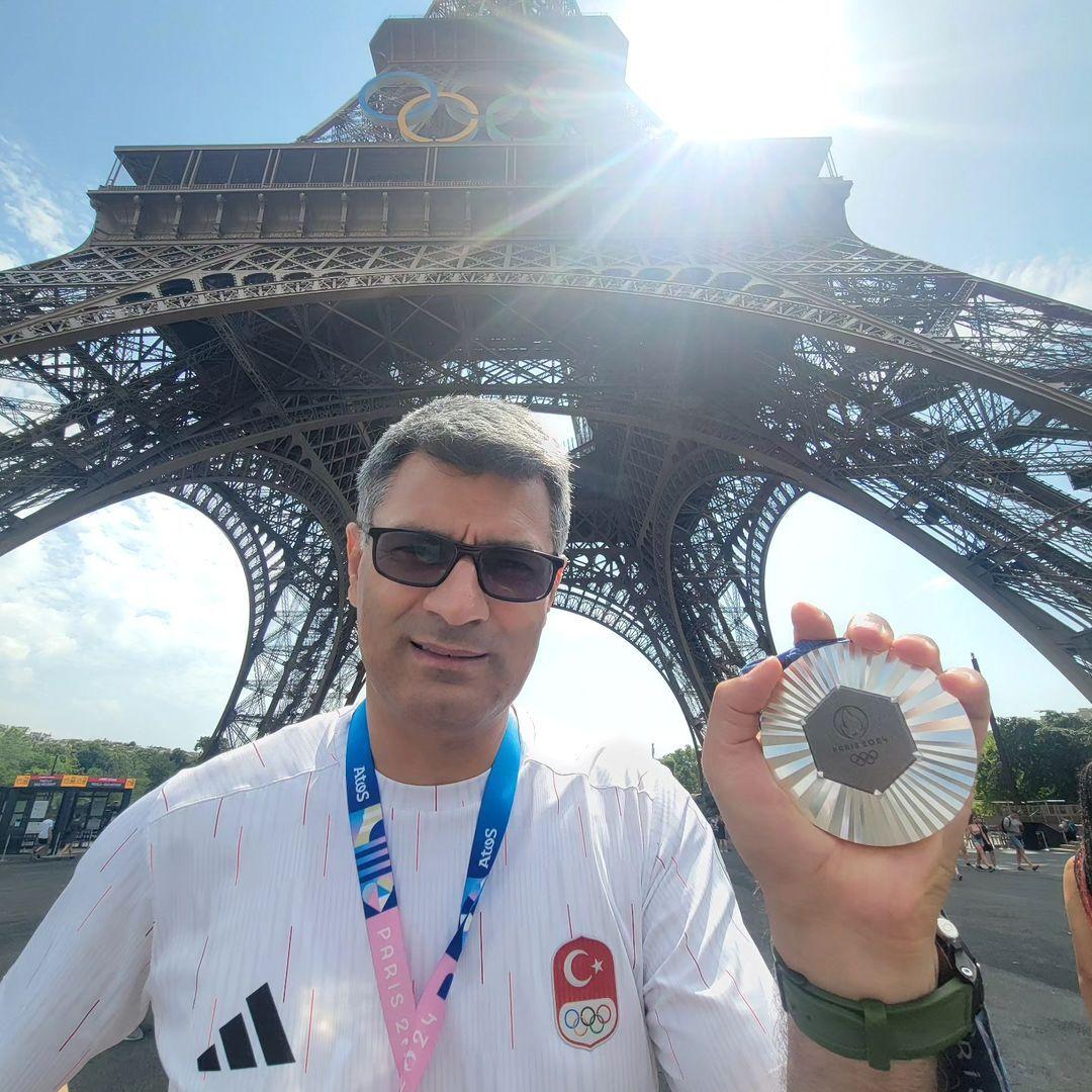 土耳其射擊大叔迪凱奇(Yusuf Dikec)IG追隨者達109萬。