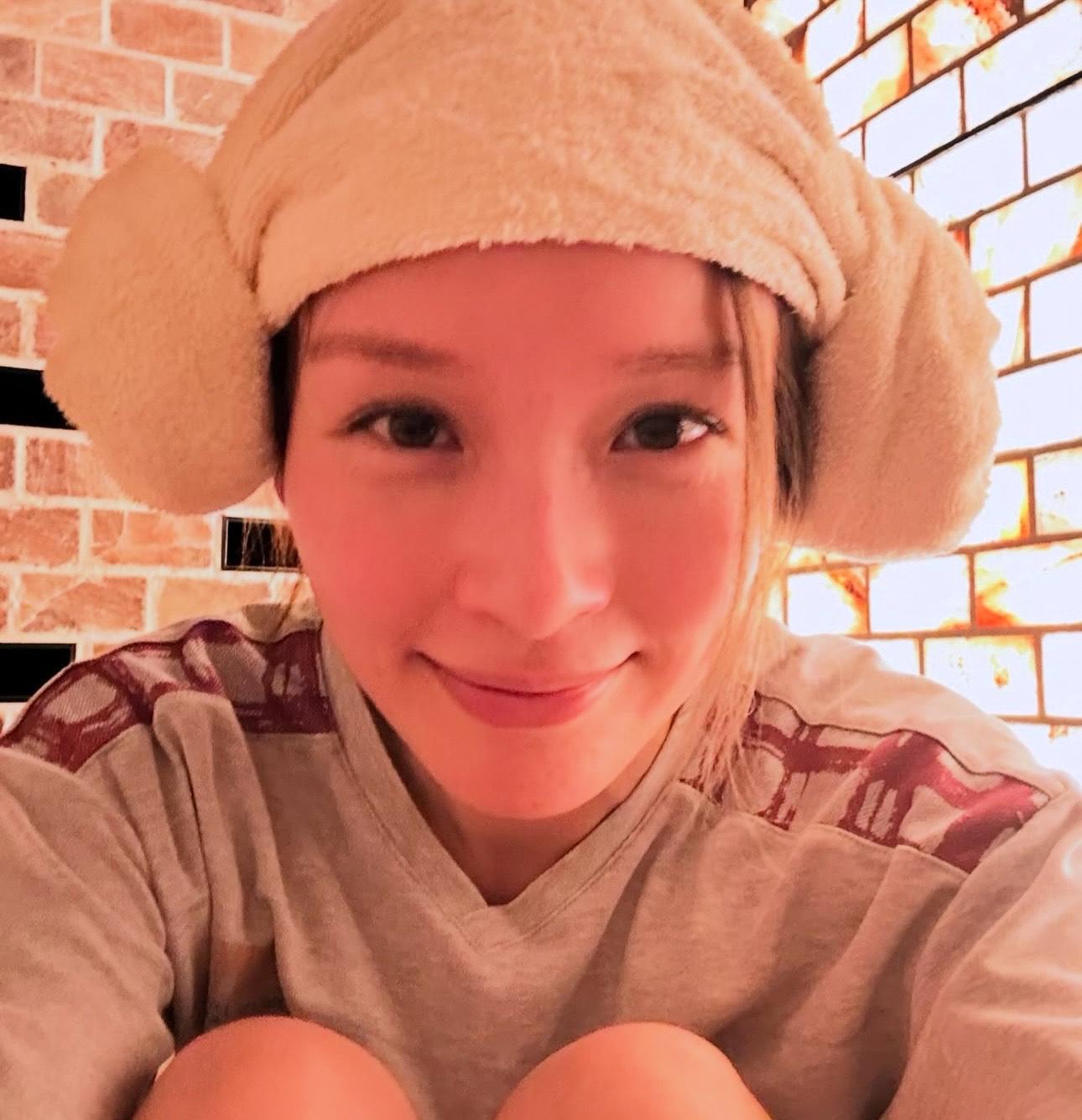 Ali保養得宜,外表依然非常青春。