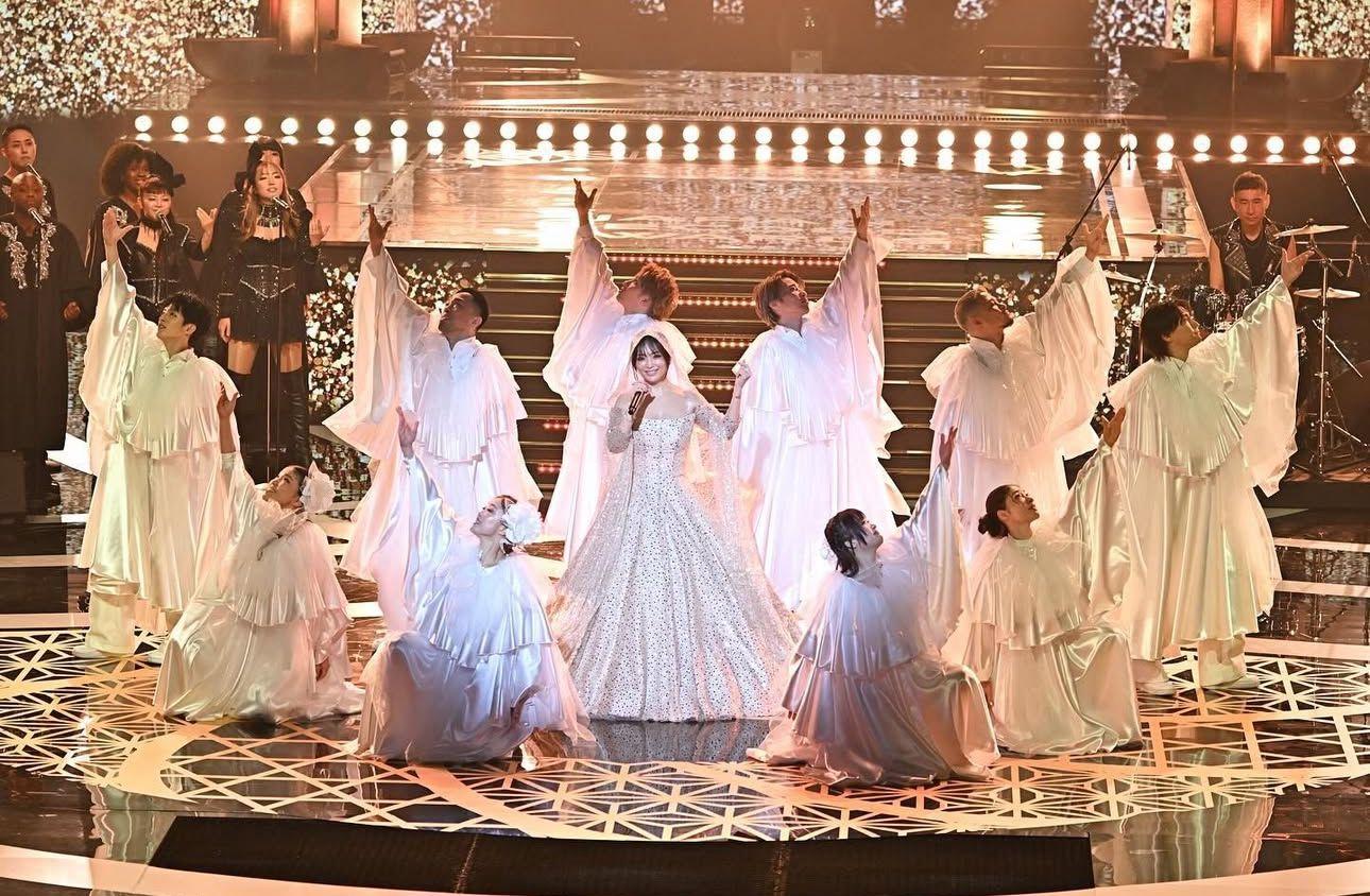 步姐以錄播形式獻唱《Voyage》及《Born To Be... 》。