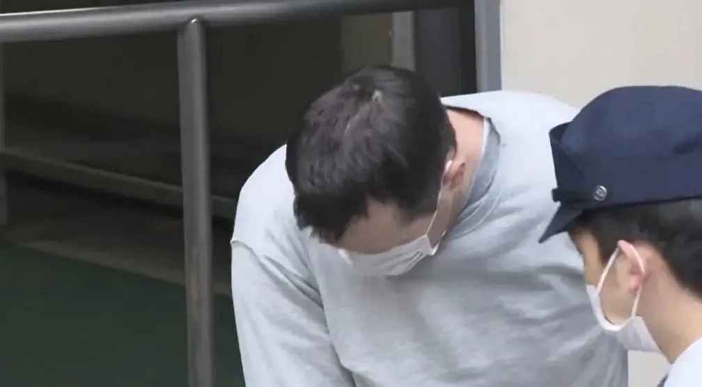 俄羅斯籍疑犯被捕,他自稱是裝修工人。