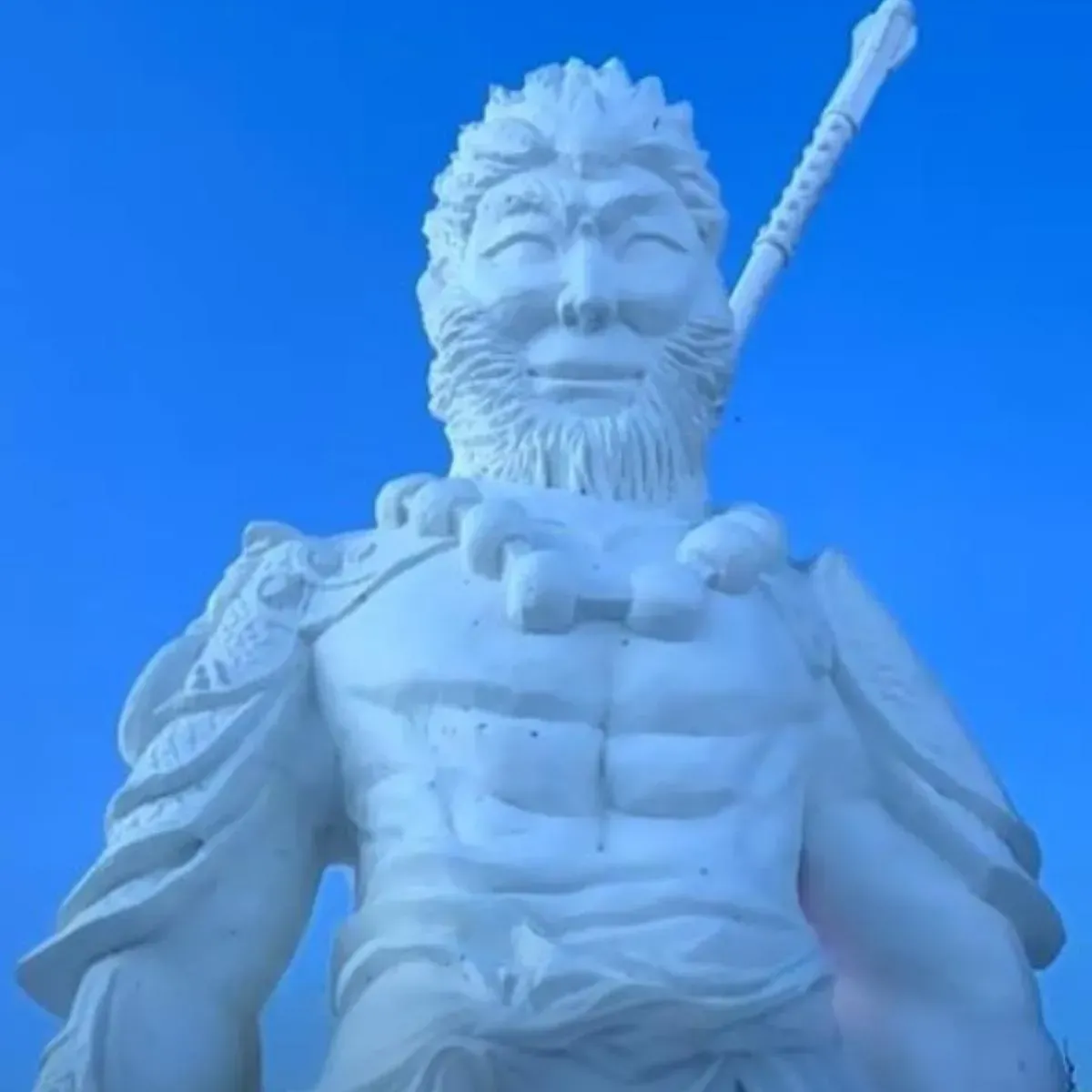 14米悟空雪雕有「蘋果肌」,有網民指像真度一般。