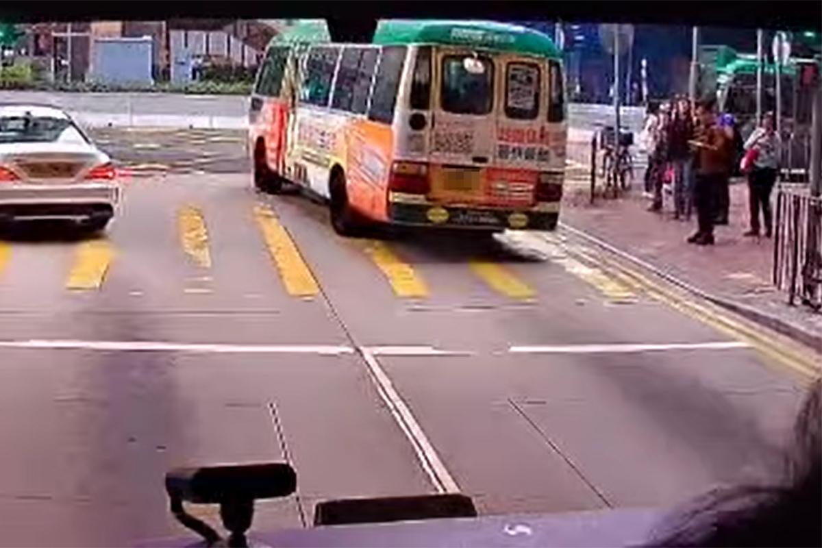 網上流傳事發一刻的車Cam片。(網上片段截圖)