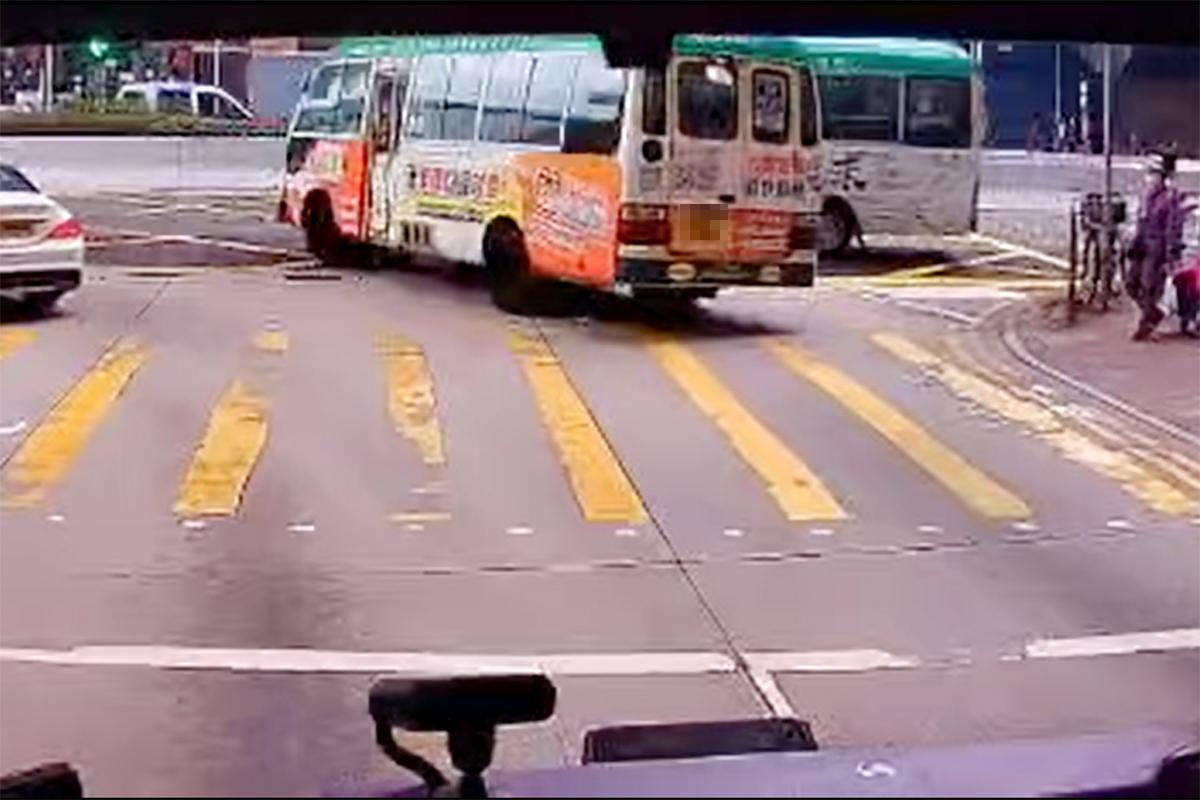 網上流傳事發一刻的車Cam片。(網上片段截圖)