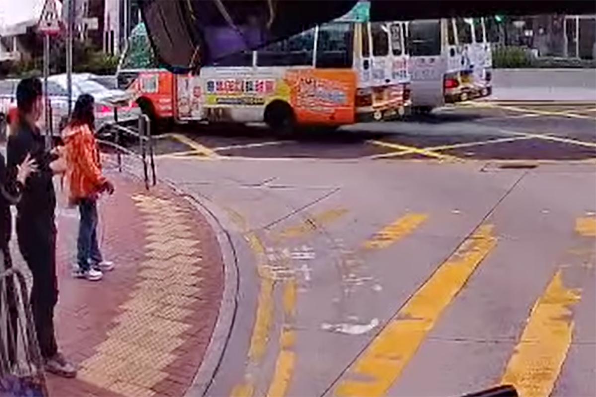 網上流傳事發一刻的車Cam片。(網上片段截圖)