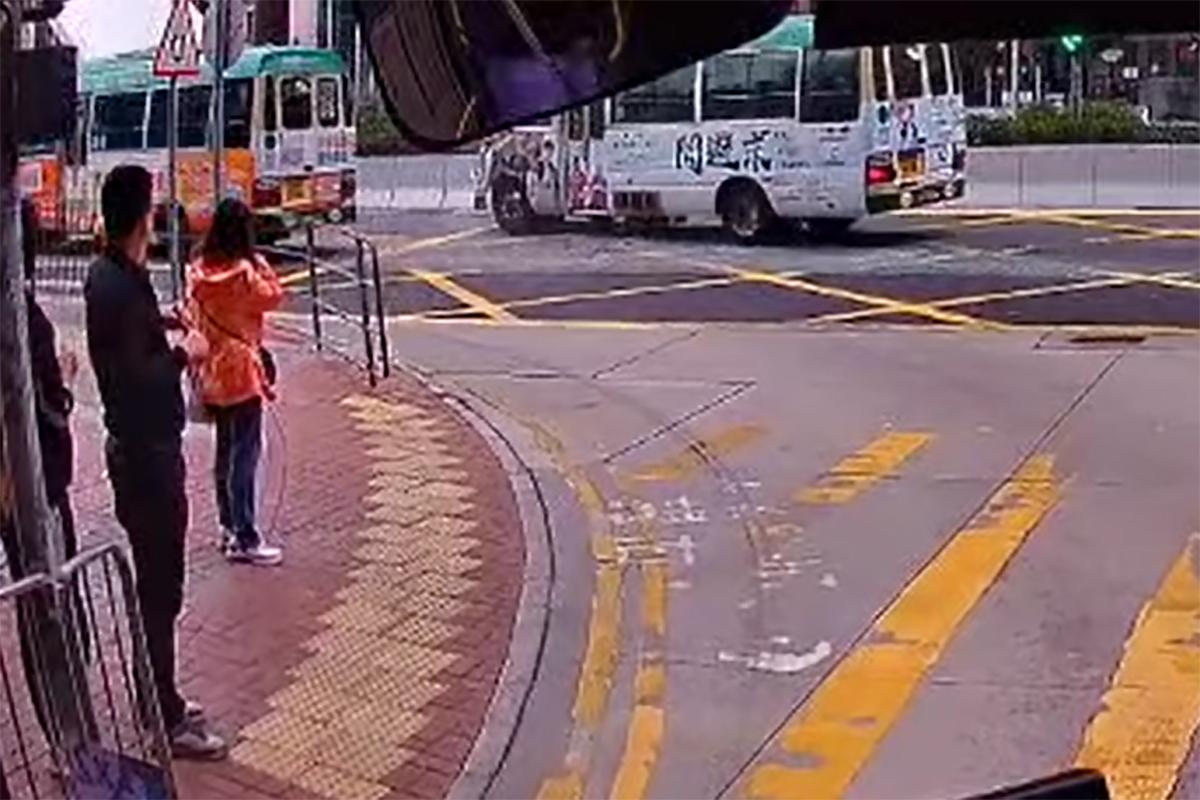 網上流傳事發一刻的車Cam片。(網上片段截圖)