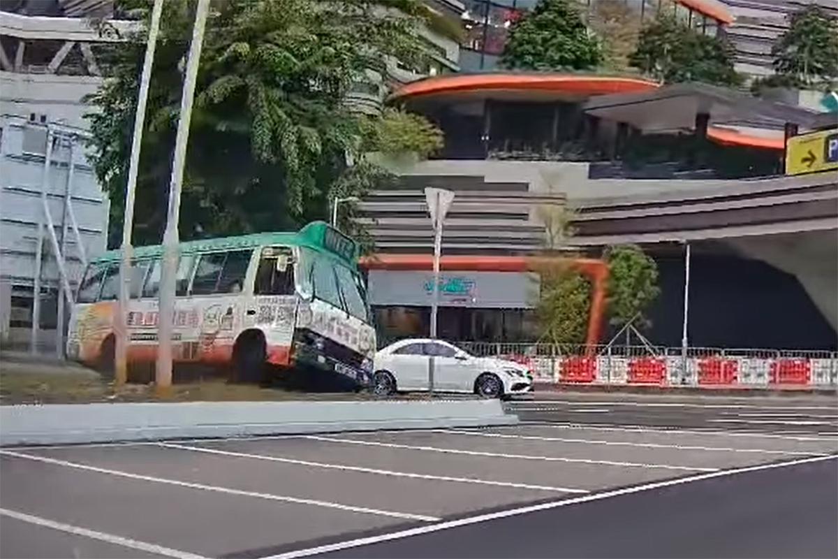 網上流傳事發一刻的車Cam片。(網民Ruby Shan Chan@FB群組「車cam L(香港群組)」)