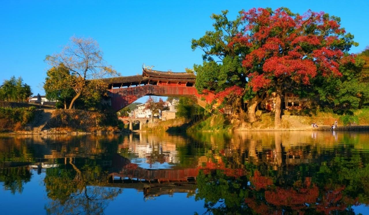 中國木拱橋傳統營造技藝轉入人類非物質文化遺產代表作名錄。(央視新聞)