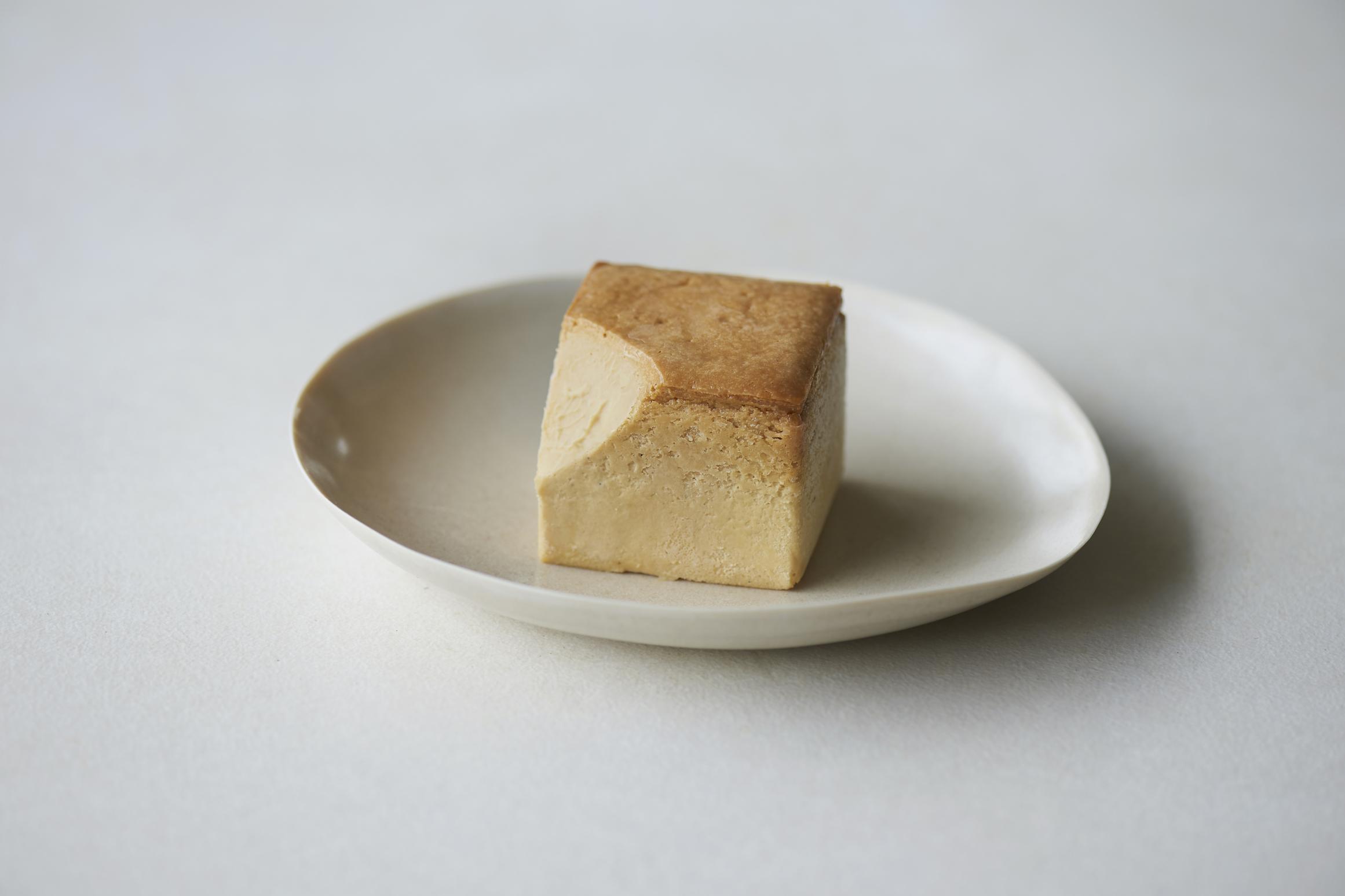 Caramel Earl Grey芝士蛋糕結合焦糖香氣、伯爵茶和橙香。