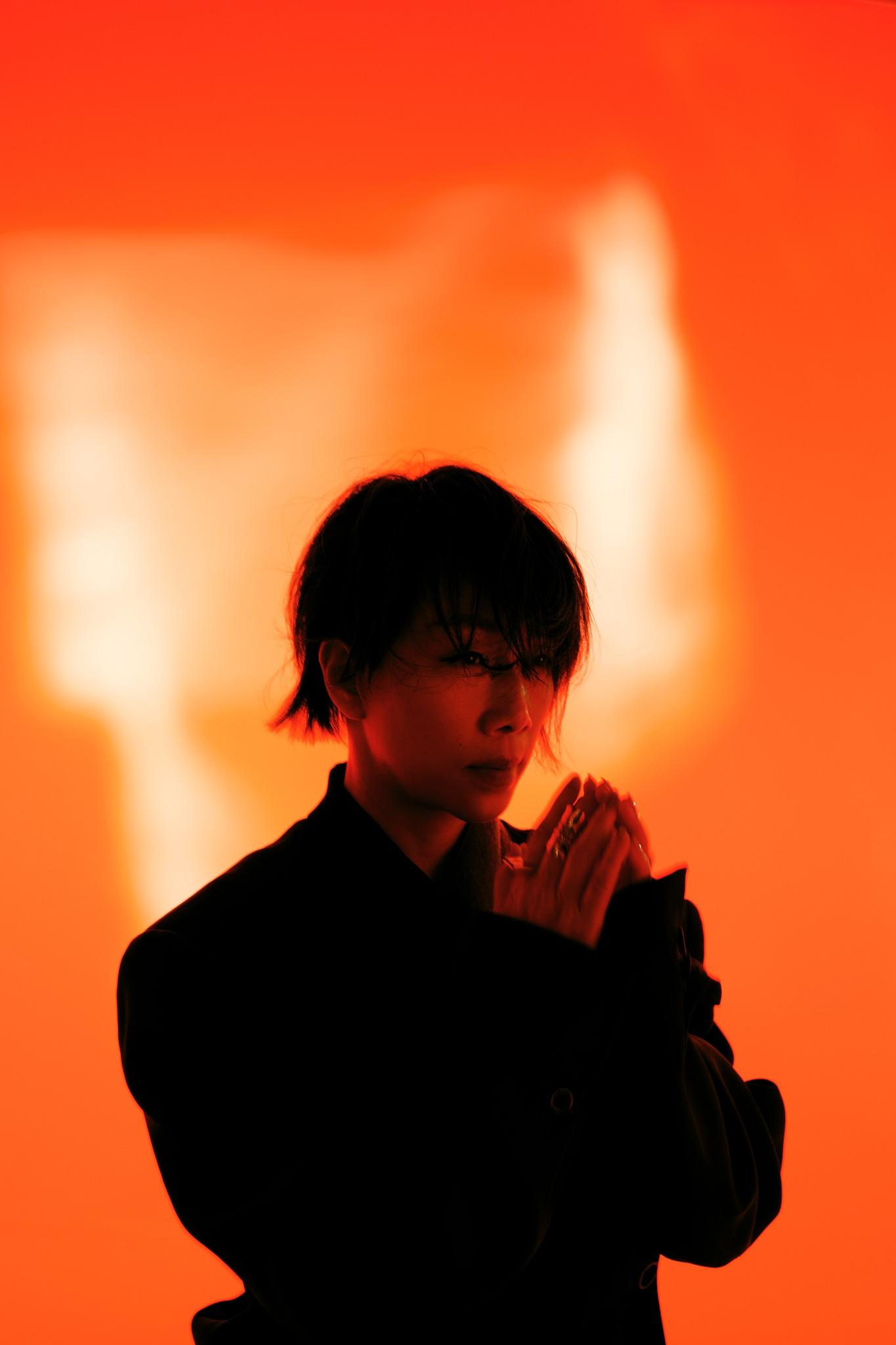 憶蓮的短髮新造型,帥氣又年輕。