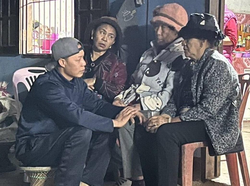 泰國家人得知大學生Chaue Sirithon的死訊。(互聯網)