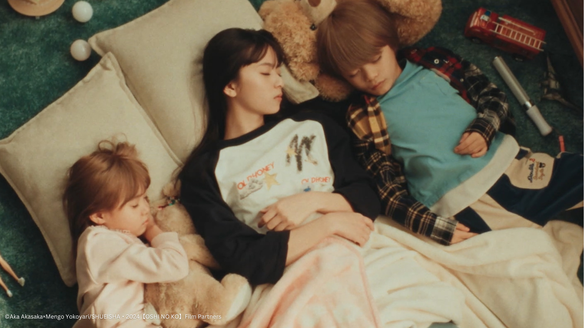 乃木坂46前成員齋藤飛鳥飾演星野愛。