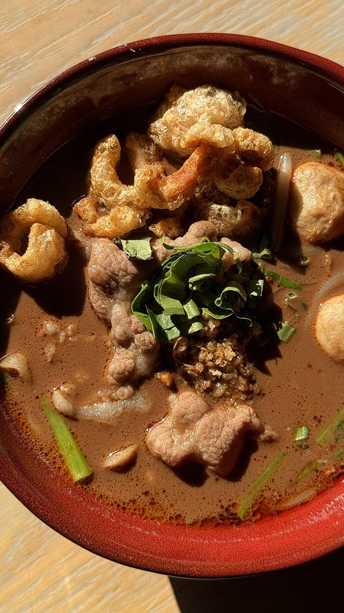 一滴不留泰式船麵