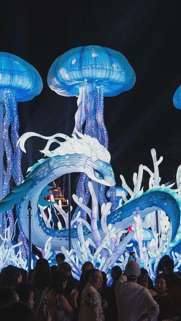 海南蛇年吉祥物靈感源於海洋,被珊瑚包圍。